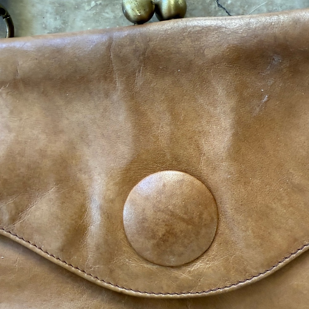HOBO vintage international leather kiss, lock bag preowned very good condition - Picture 5 of 15